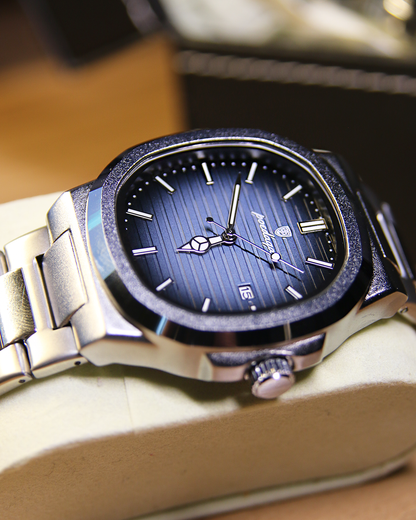 Deluxe Edition® Watch