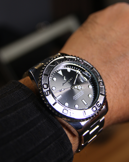 Yacht® Watch