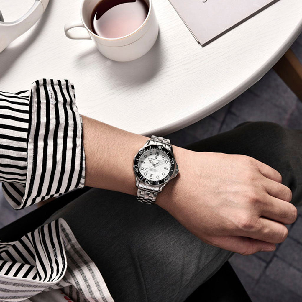 Relógio Design Veracius Branco com Bracelete de Aço